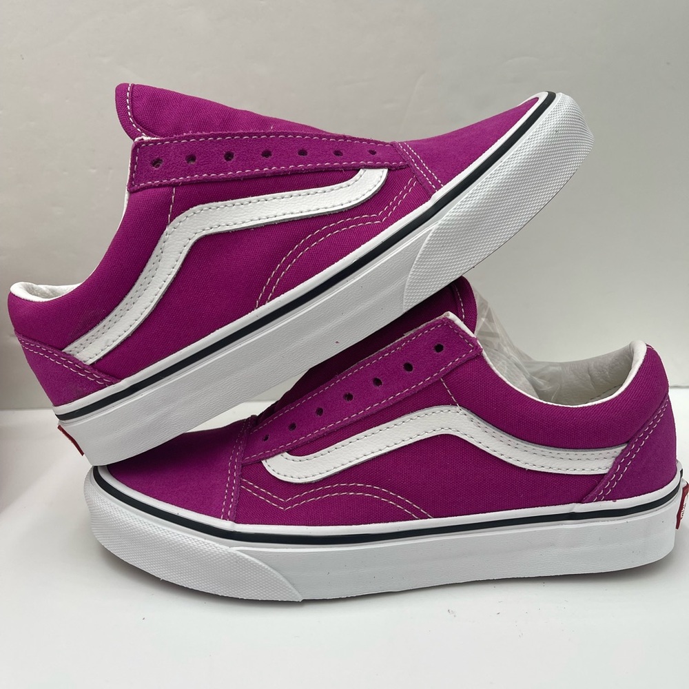 Vans WMNS Old Skool
Fuchsia Red/True White Sneakers
VN0A5KRF8ZV - Picture 1 of 16